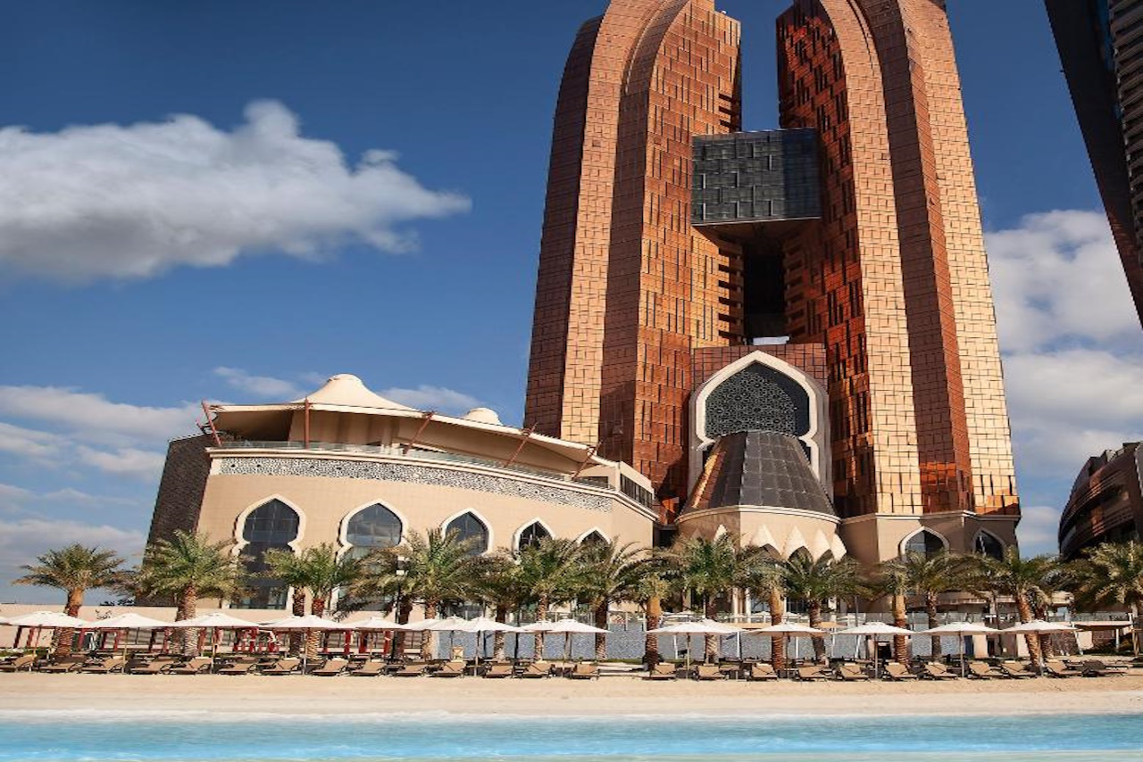 Bab Al Qasr Hotel